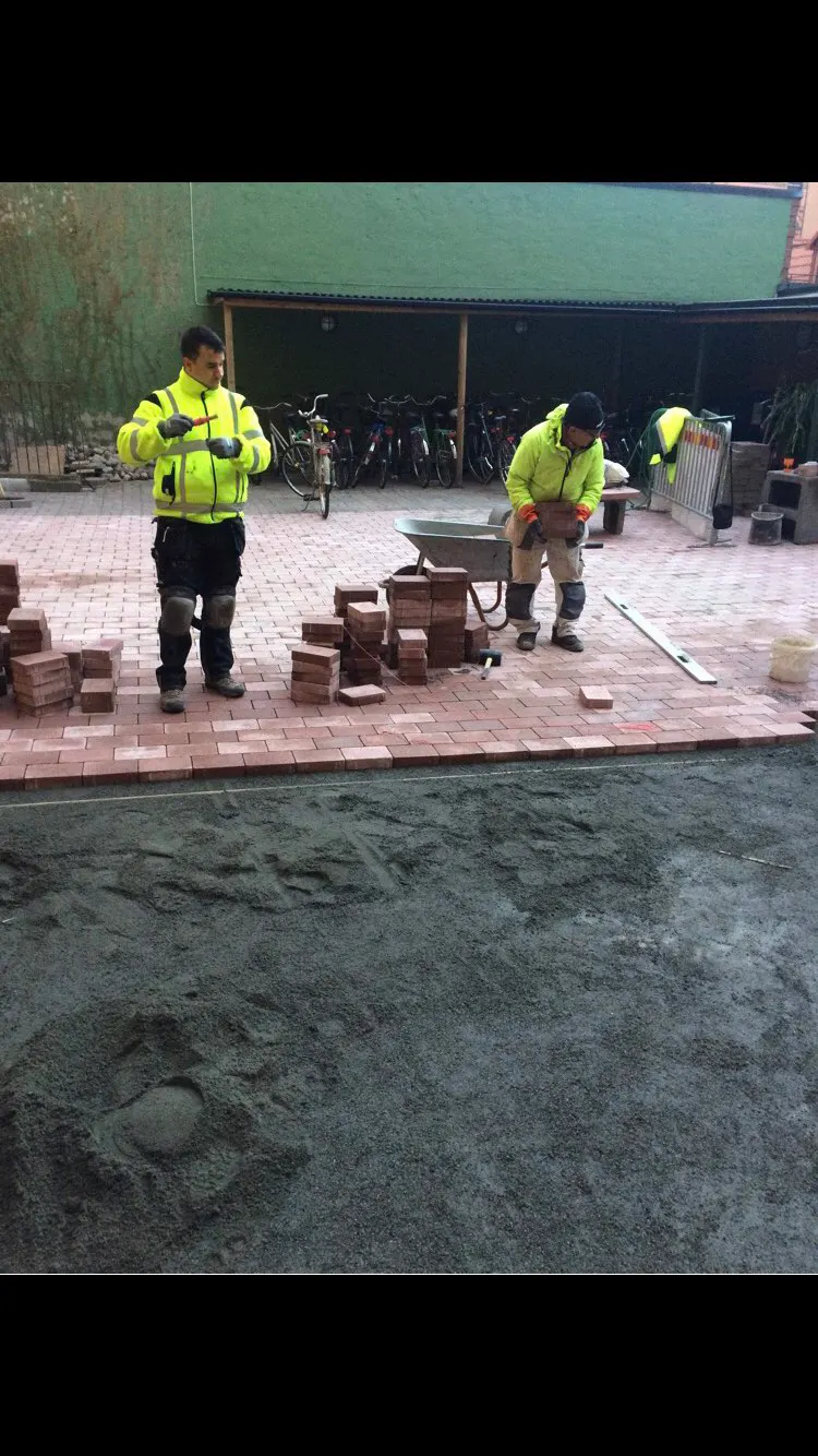 Placera av gatsten och betong plattor – bild 5